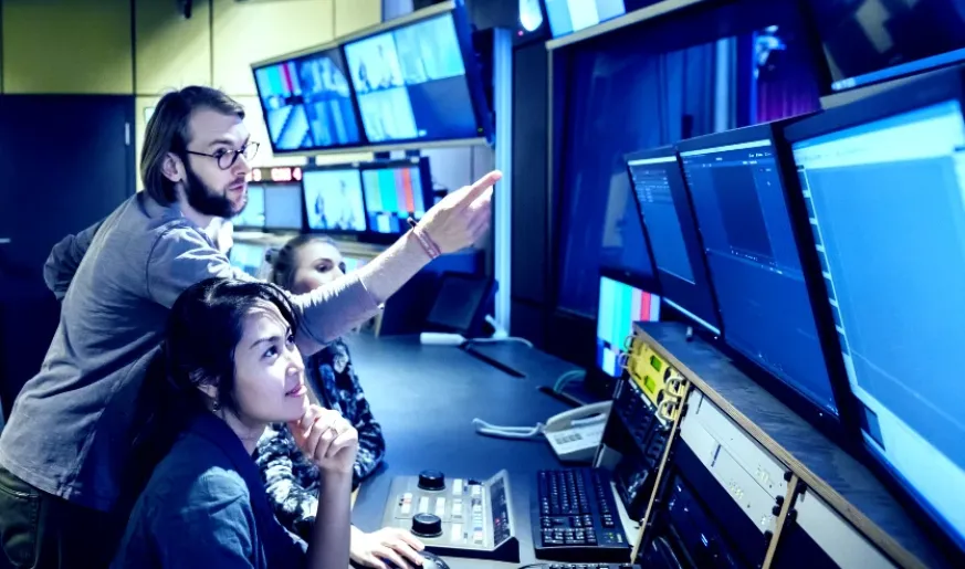 Managed Platforms CTA image of Control room staff