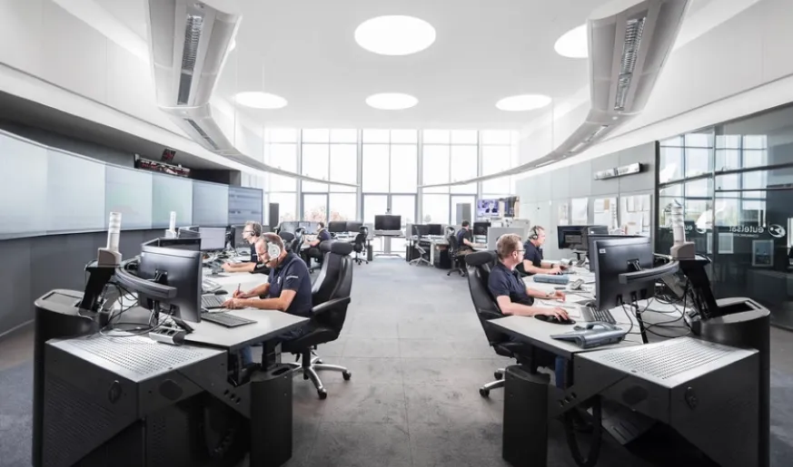 Eutelsat's Operation Centre provides 24/7 technical support