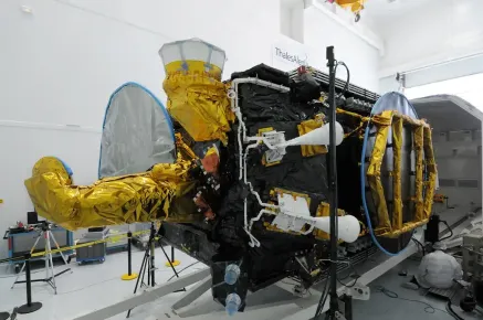 El satélite EUTELSAT 21B de camino a Kourou para el lanzamiento del Ariane en noviembre