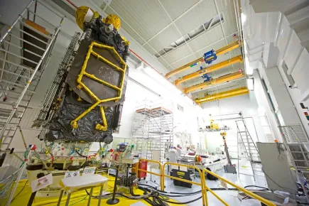 Manufacturing of the EUTELSAT 36B satellite
