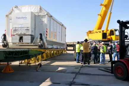 Transporte del satélite EUTELSAT 7B en el cosmódromo de Baikonur