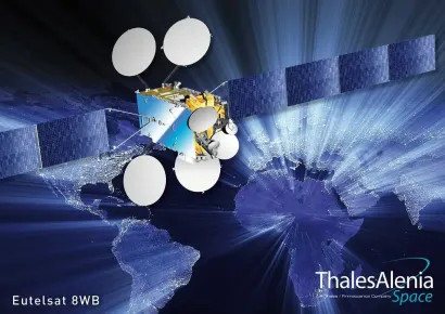 Visualización del satélite EUTELSAT 8 West B con un fondo de mapa opcional en colaboración con Thales Alenia Space