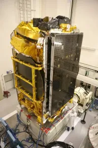 Le satellite EUTELSAT 172B subit des tests finaux avant son lancement