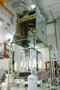 Satélite EUTELSAT 9B en construcción