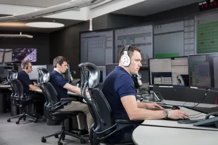 Opérations internes au téléport de Eutelsat à Paris-Rambouillet