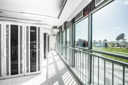 Salle informatique serveur au téléport Eutelsat de Paris-Rambouillet