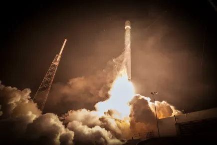 Lançamento bem-sucedido do satélite EUTELSAT 115 West B pela SpaceX a partir de Cabo Canaveral