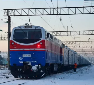 Freight diesel locomotive TE33A at the Kostanay-Severny station.