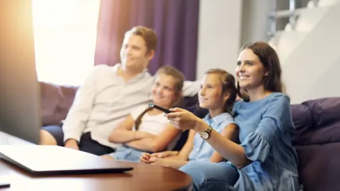 IMAGE_Press_Family-watching-television_GettyImages_300126.webp